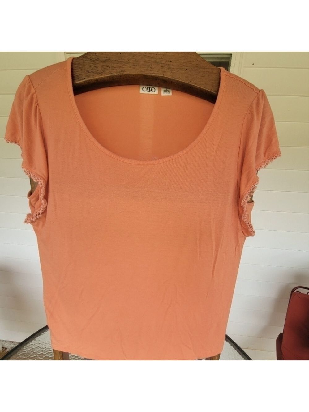 𝅺3/$30 Cato melon color tee size Large 20in across chest
